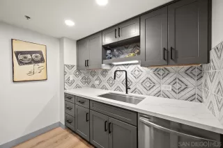 Photo #5: 240006686 Listing