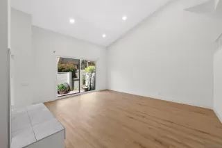 Photo #3: 240006719 Listing 