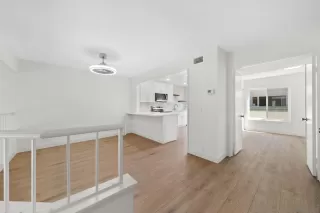 Photo #4: 240006719 Listing 