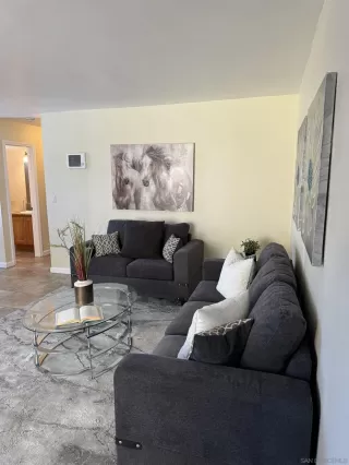 Photo #4: 240006745 Listing