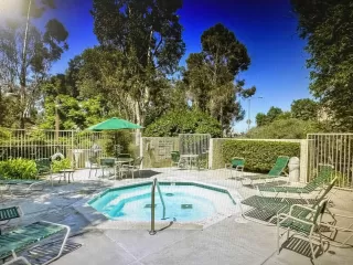 Photo #2: 240006840 Listing