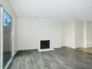 Photo #4: 240006880 Listing 