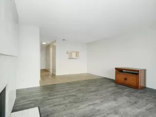 Photo #5: 240006880 Listing 