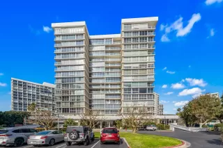 Photo #2: 240006915 Listing