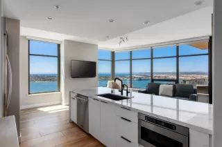 Photo #3: 240006918 Listing