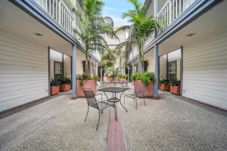 Photo #1: 240007048 Listing