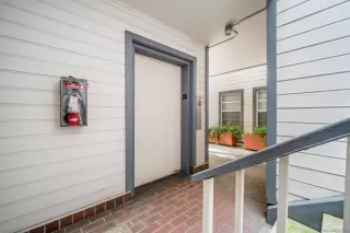 Photo #2: 240007048 Listing