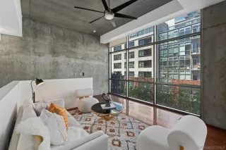 Photo #1: 240007092 Listing