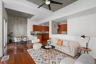 Photo #4: 240007092 Listing