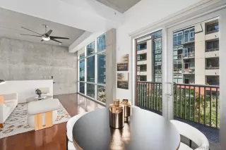 Photo #6: 240007092 Listing