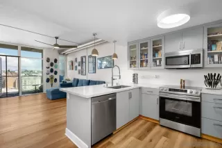 Photo #4: 240007101 Listing