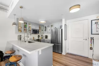 Photo #6: 240007101 Listing