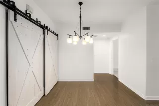 Photo #5: 240007125 Listing