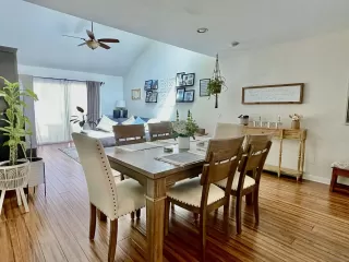 Photo #5: 240007131 Listing