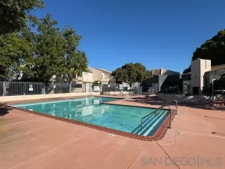 Photo #3: 240007157 Listing