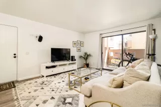 Photo #4: 240007180 Listing