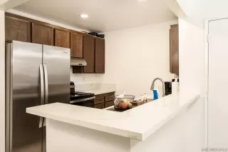 Photo #6: 240007180 Listing