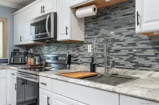 Photo #3: 240007183 Listing