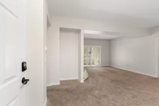 Photo #1: 240007185 Listing