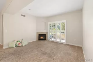 Photo #3: 240007185 Listing