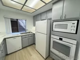 Photo #3: 240007253 Listing