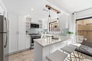 Photo #3: 240007265 Listing