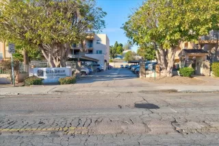 Photo #6: 240007274 Listing