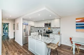 Photo #6: 240007280 Listing