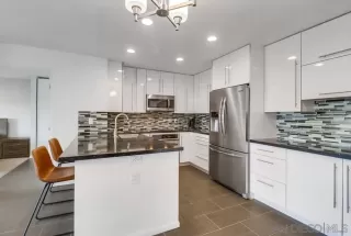 Photo #3: 240007289 Listing