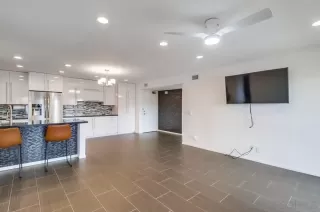 Photo #5: 240007289 Listing