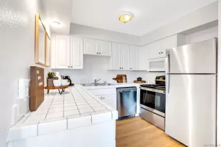 Photo #6: 240007318 Listing