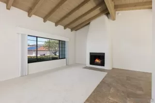 Photo #6: 240007326 Listing