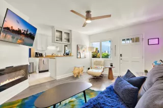 Photo #1: 240007439 Listing