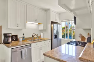 Photo #4: 240007439 Listing