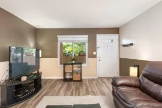 Photo #6: 240007510 Listing