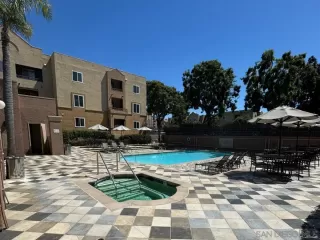 Photo #2: 240007541 Listing