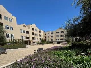 Photo #3: 240007541 Listing