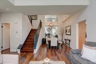 Photo #1: 240007553 Listing 