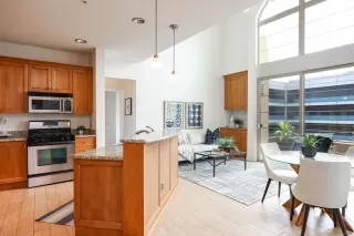 Photo #4: 240007575 Listing