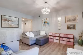 Photo #5: 240007595 Listing 