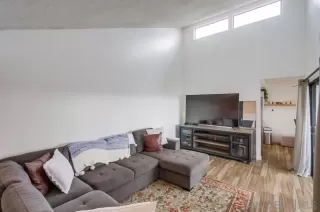 Photo #2: 240007605 Listing 