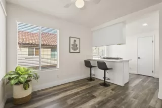 Photo #4: 240007616 Listing