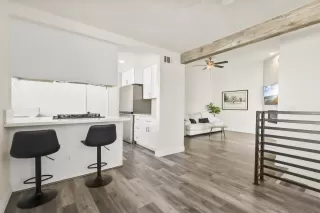 Photo #5: 240007616 Listing