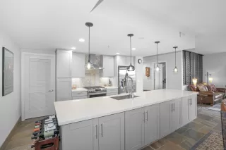 Photo #1: 240007618 Listing