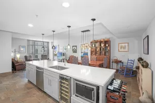 Photo #4: 240007618 Listing