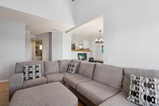 Photo #2: 240007633 Listing