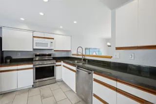 Photo #3: 240007633 Listing