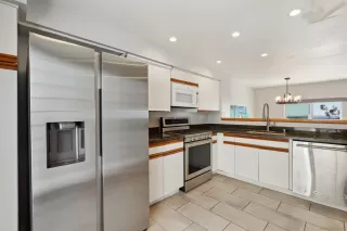 Photo #4: 240007633 Listing