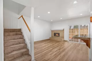 Photo #2: 240007637 Listing