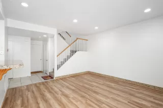 Photo #4: 240007637 Listing